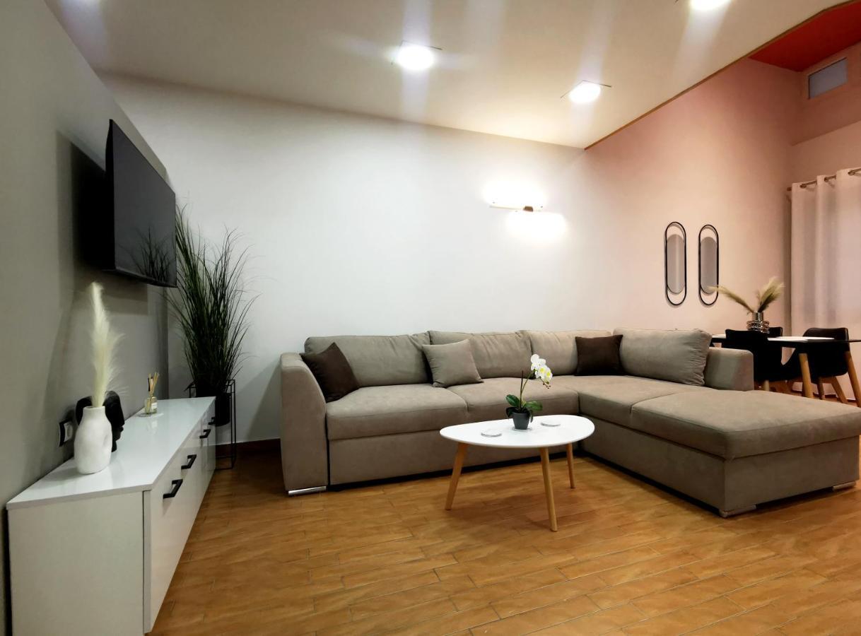Pg Luxury Apartment Kavála Ngoại thất bức ảnh